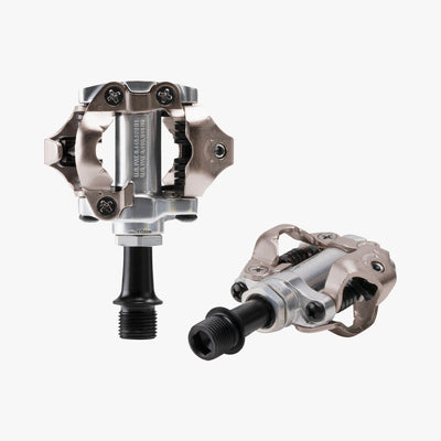Pédales Shimano PD-A515 SPD 9/16 gris vélo de route d'époque | Studio Brisant Pédales Shimano PD-A515 SPD 9/16 gris vélo de route d'époque | Studio Brisant